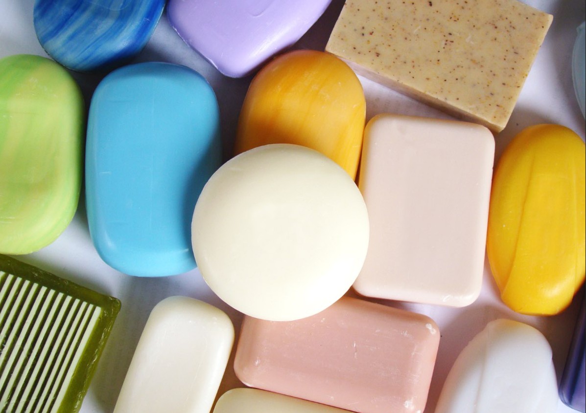 Glycerin Soap Base vs. Soap Chips – Which One is Right for You?  เลือกสบู่ให้ปัง! เปรียบเทียบเบสสบู่กลีเซอรีน vs. เบสสบู่ธรรมดา แบบชัด ๆ